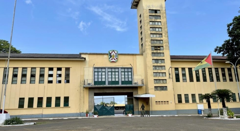 Imagem de Sobrevivente do assalto ao quartel militar são-tomense vai ser internado