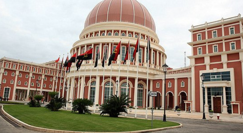 Imagem de Aberto inquérito a salários fantasma na polícia agolana