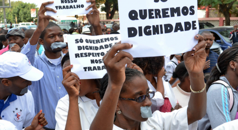 Imagem de Médicos grevistas ameaçados