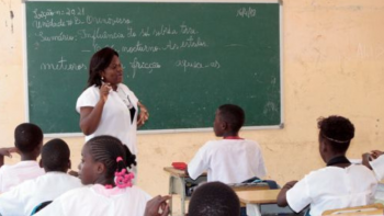 Imagem de Novas matrículas de alunos já começaram em Angola