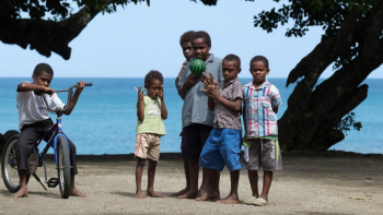 Imagem de Representantes dos Pequenos Estados Insulares em Desenvolvimento reunidos na cidade da Praia