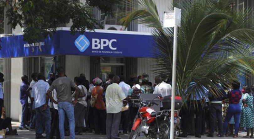 Imagem de ATM’s ou caixas automáticos em Luanda voltam a registar longas filas