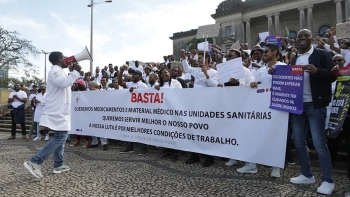 Imagem de Médicos moçambicanos suspendem greve