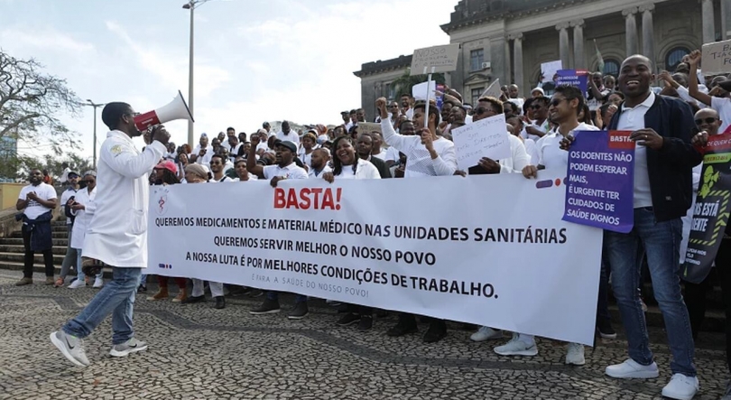 Imagem de Médicos moçambicanos suspendem greve