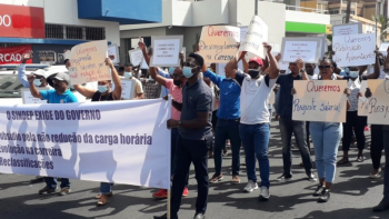 Imagem de Professores cabo-verdianos protestam