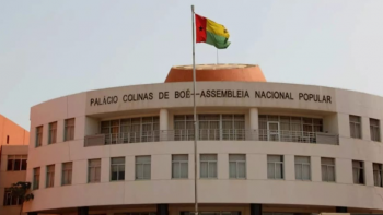 Imagem de Programa do governo foi aprovado e MADEM G-15 abandona a sessão