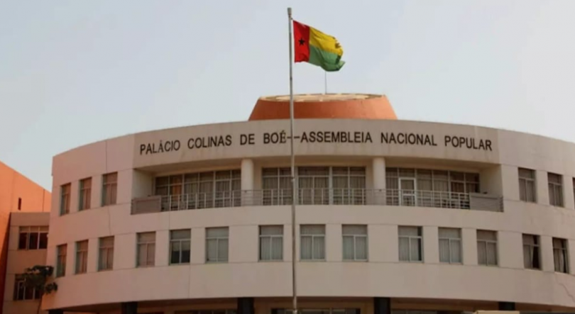 Imagem de Programa do governo foi aprovado e MADEM G-15 abandona a sessão