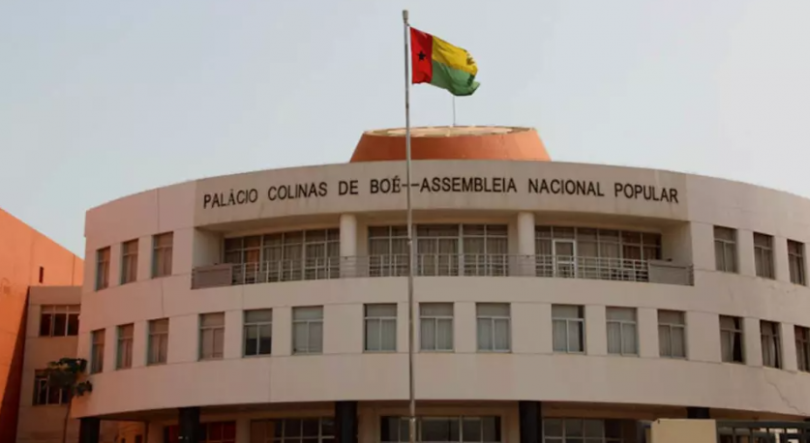 Imagem de Presidente do Parlamento guineense reitera posição face a invasão do Supremo Tribunal de Justiça