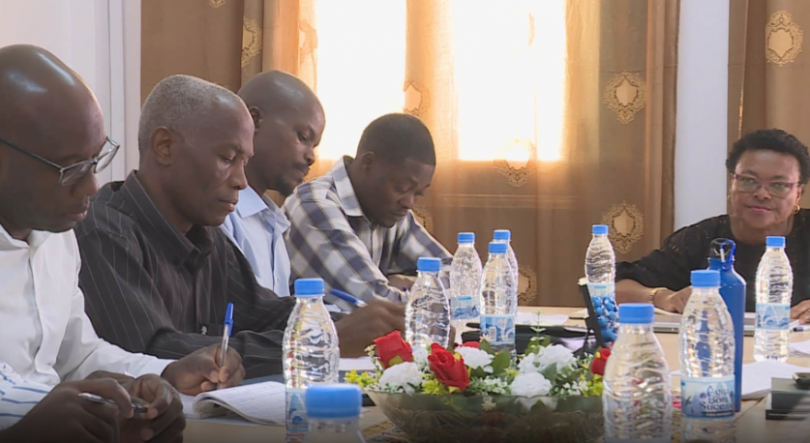 Imagem de Professores santomenses sem acordo sobre novo salário base