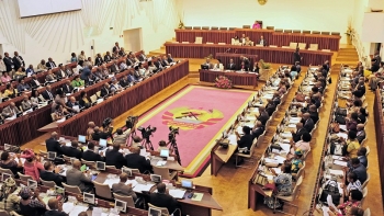 Imagem de Moçambique: Parlamento debate revisão da lei eleitoral
