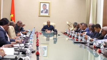 Imagem de Angola prevê privatizar 26 activos  incluindo Unitel, BFA e Ensa