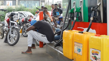 Imagem de Camponeses angolanos defendem subsídios aos combustíveis