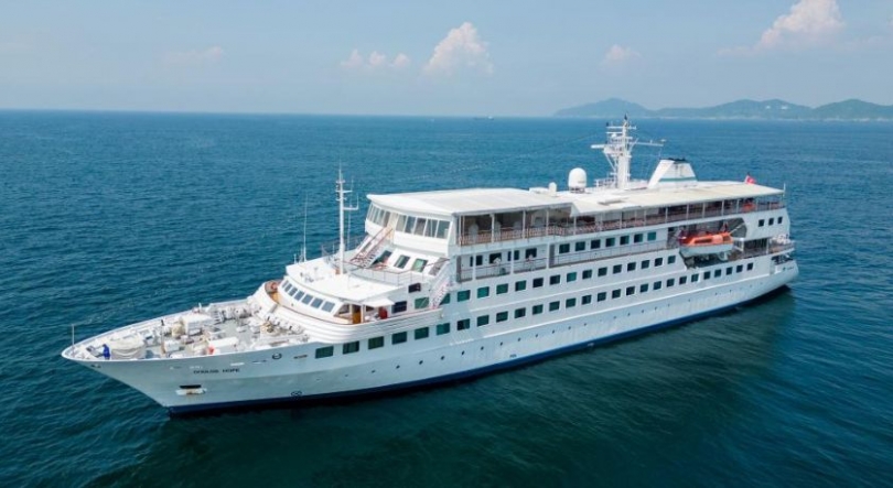 Imagem de Logos Hope, a maior feira de livros flutuante do mundo, a caminho de Angola