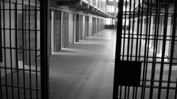 Imagem de Governo são-tomense demite direção prisional após fuga de reclusos perigosos