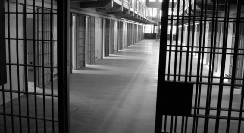 Imagem de Governo são-tomense demite direção prisional após fuga de reclusos perigosos