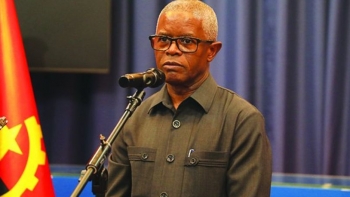 Imagem de Chefe da Casa Militar angolana acusa exército e Polícia de fornecer armas a criminosos