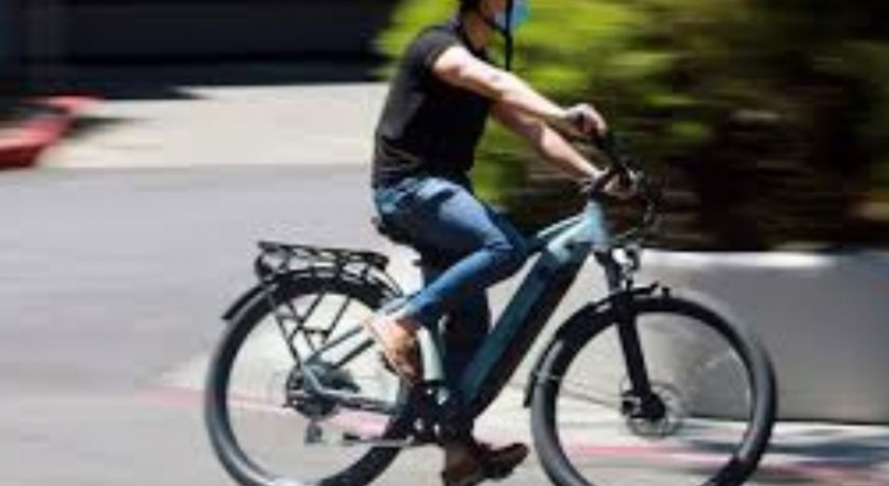 Imagem de Ilha do Príncipe substitui motorizadas por bicicletas elétricas em projeto sustentável