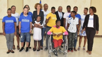 Imagem de PR cabo-verdiano celebra o Natal com crianças com deficiência