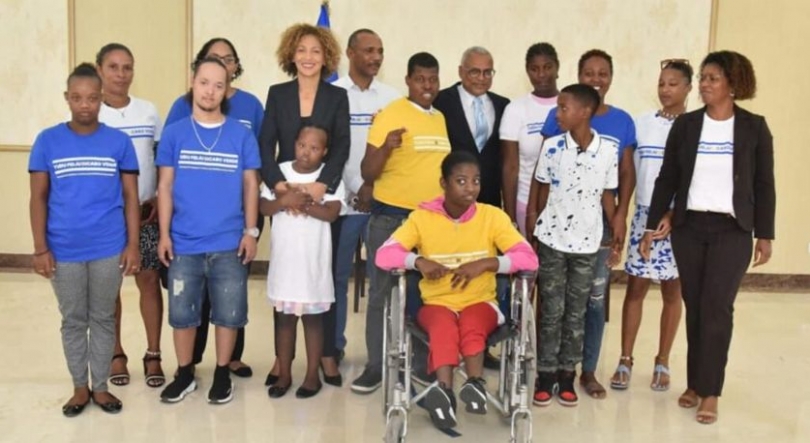Imagem de PR cabo-verdiano celebra o Natal com crianças com deficiência