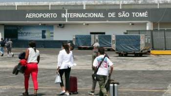 Imagem de Governo são-tomense anula novas taxas aeroportuárias