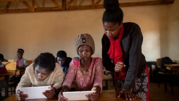 Imagem de Moçambique: Terrorismo e clima impedem milhares de alunos de retomar aulas