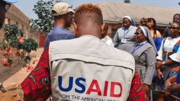 Imagem de Estados Unidos congelam ajuda humanitária