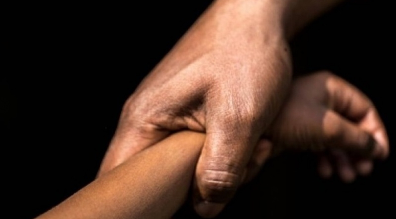 Imagem de Criança violada em Angola por 12 adultos