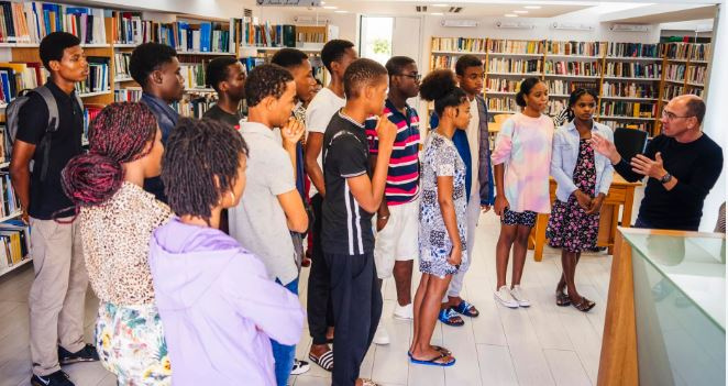 Imagem de São Tomé e Príncipe: Há suspeitas de irregularidades nas matrículas dos cursos de formação profissional em Portugal