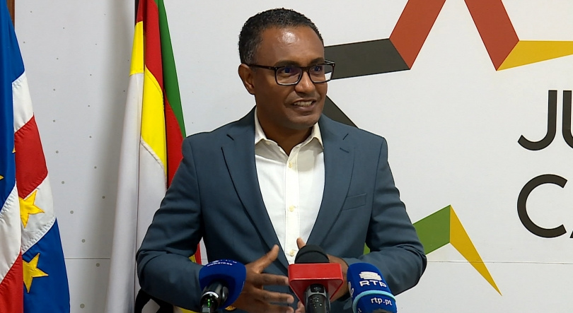 Imagem de Candidato à líder do PAICV aposta no diálogo com os militantes