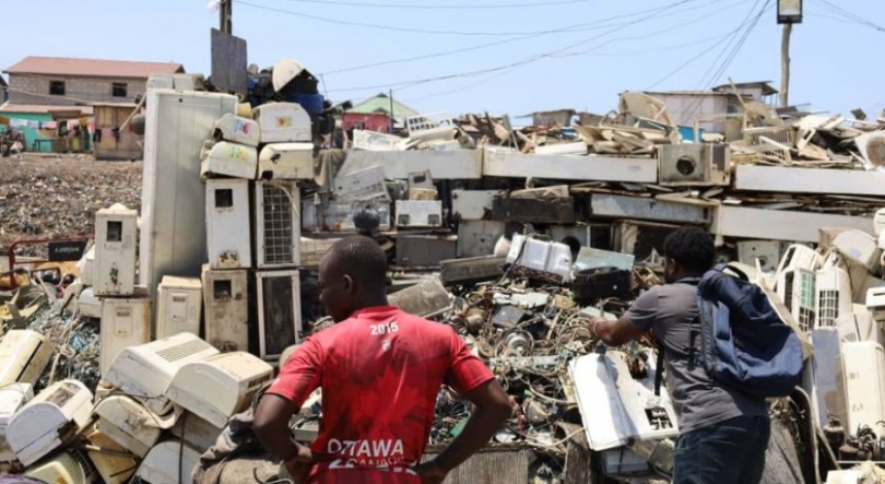 Imagem de Lixeira tóxica do Gana