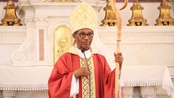 Imagem de Cabo Verde: Dom Arlindo Furtado pede renúncia
