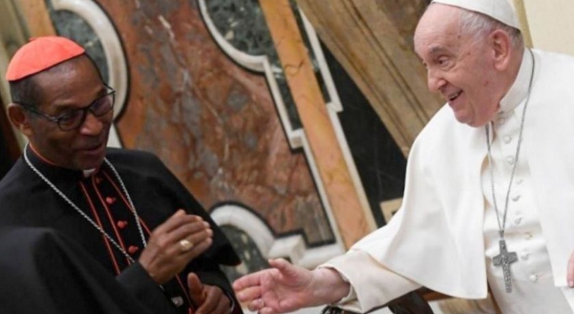 Imagem de Cardeal de Cabo Verde reage à morte do Papa Francisco