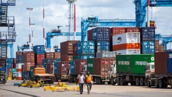 Imagem de Governo queniano reage às novas taxas aduaneiras dos estados unidos