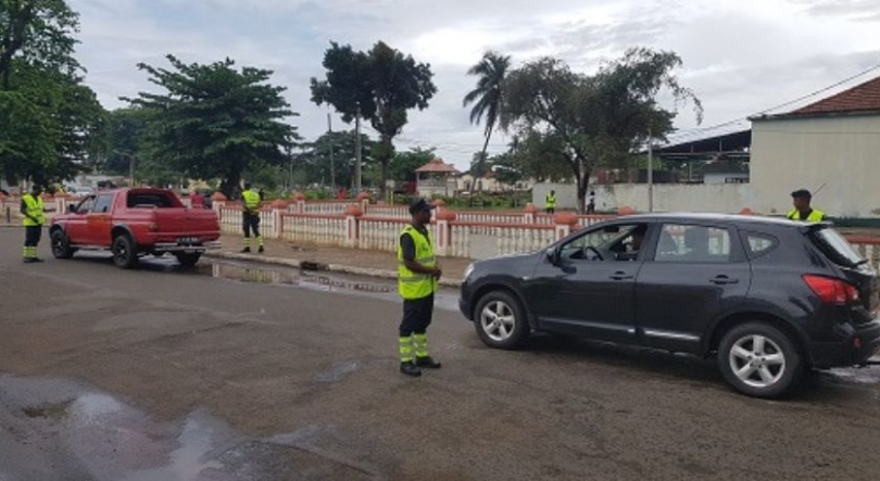Imagem de PSP são-tomense apreende viaturas sem imposto pago