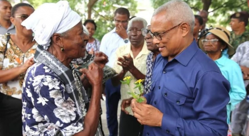 Imagem de Mãe cabo-verdiana que perdeu filha denuncia más condições de saúde no Maio