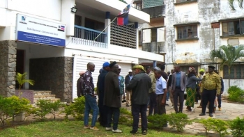 Imagem de Moçambique: Guerrilheiros da Renamo mantêm ocupação à sede nacional do partido