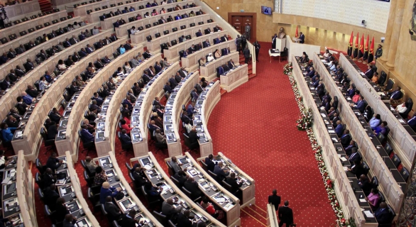Imagem de Parlamento angolano debate legislação eleitoral