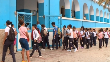 Imagem de Em Cabo-verde as restrições ao uso de telemóveis nas escolas são consensuais