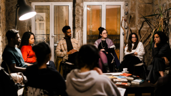 Imagem de “O que fazemos com isto? – Pensar questões coloniais”