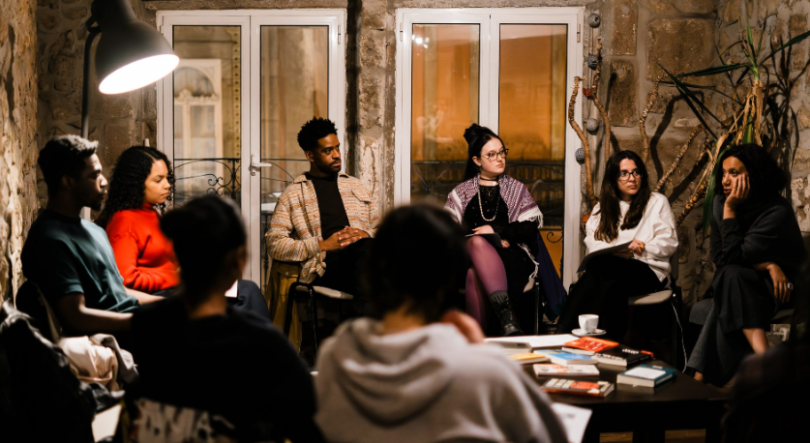 Imagem de “O que fazemos com isto? – Pensar questões coloniais”