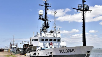 Imagem de Os tripulantes do navio retido no Mindelo, em Cabo Verde,  estão a ser acompanhados