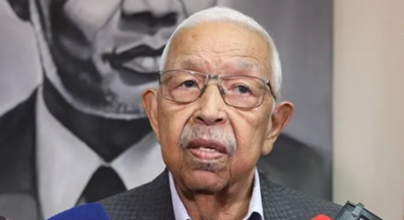 Imagem de Pedro Pires apresenta hoje livro de memórias