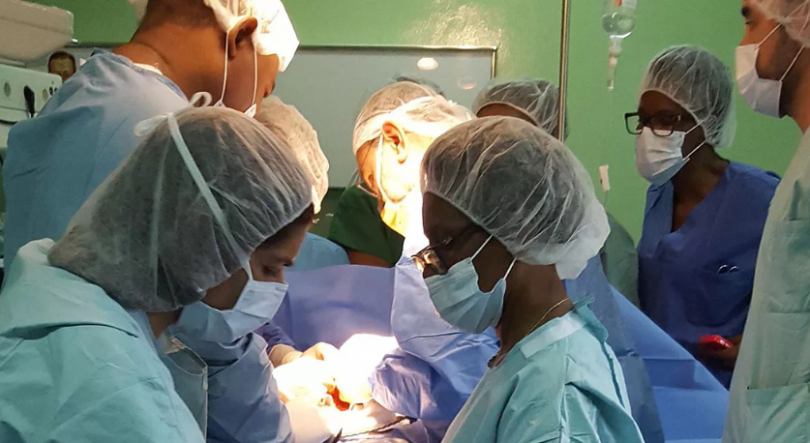 Imagem de Hospital Agostinho Neto, em Cabo Verde, realiza hoje o primeiro transplante renal do país