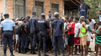 Imagem de Cidadãos são-tomenses que tinham sido detidos, em protesto, recebem assistência jurídica