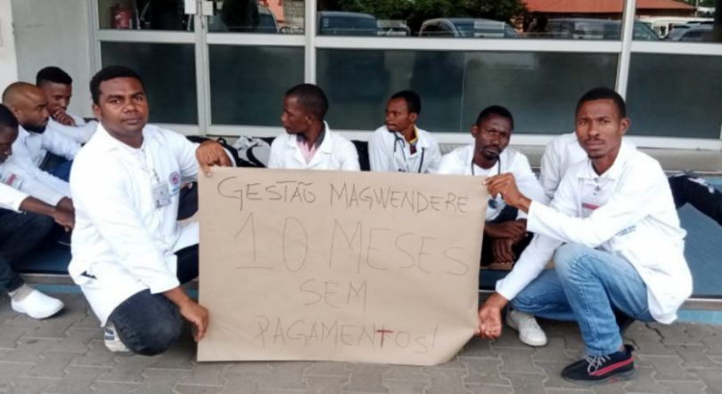 Imagem de Médicos Estagiários moçambicanos em vigília e greve