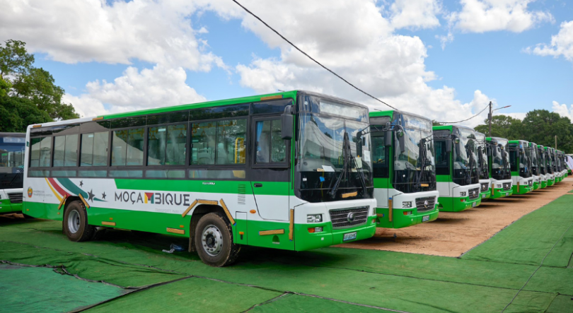 Imagem de 190 autocarros movidos a gás natural entregues a Maputo