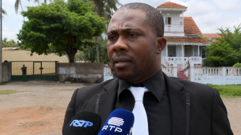 Imagem de Acusações de Miques Bonfim aos outros pré-candidatos às presidenciais são-tomenses