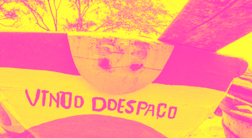 Imagem de Acácia Maior “Vindo do Espaço”- Artista da Semana RTP África