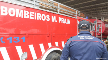 Imagem de Presidente da Câmara da Praia pede ao Governo novos meios de combate a incêndios
