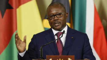 Imagem de Presidente de Transição da Guiné-Bissau apostado no desarmamento de uma unidade próxima de Sissoco Embaló